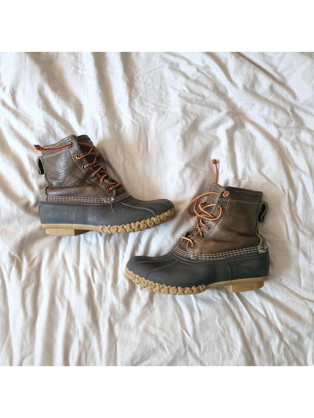L.L. Bean Women's 8" Flannel-Lined Insulated Bean Boots sz 9